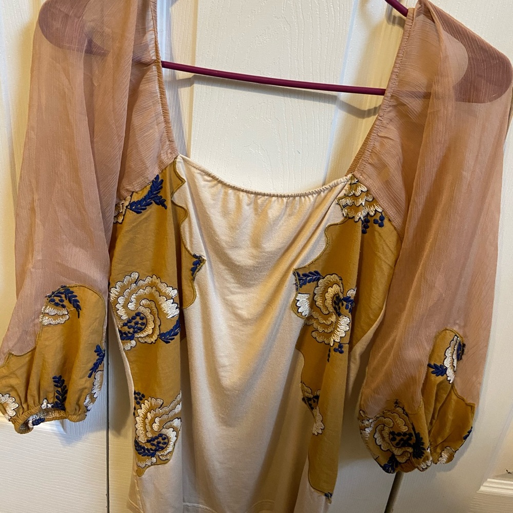 NWOT Gimmicks Top